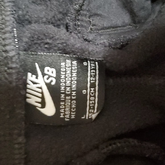 Nike Joggers - Picture 2 of 2